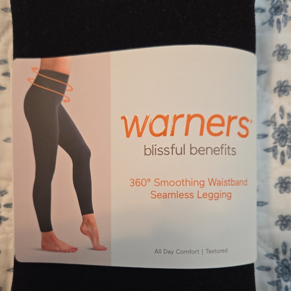 NWT Warners L/XL Black Blissful Benefits 360° Smoothing Waistband Leggings. - Picture 2 of 3